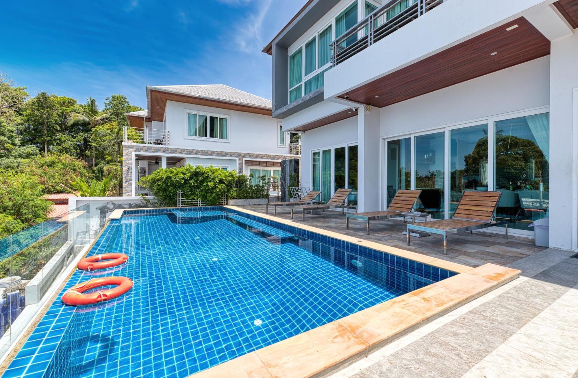 Villaer Surisa Seaview Pool